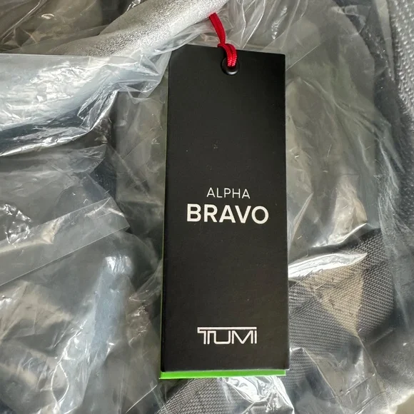 Tumi NWT- 148968-1041/Alpha Bravo Essential Large East West Tote- Black - Picture 10 of 13